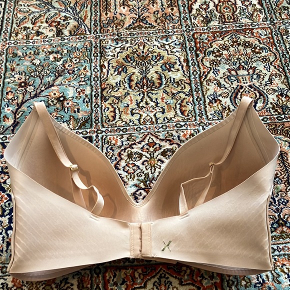 Knix Wingwoman 8+ bra w/plunging neck molded cups &extra coverage. - Picture 12 of 13